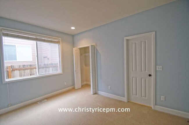 Building Photo - 308 239th Way SE