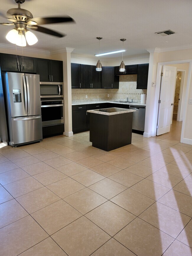Primary Photo - 18 Crossings Cir
