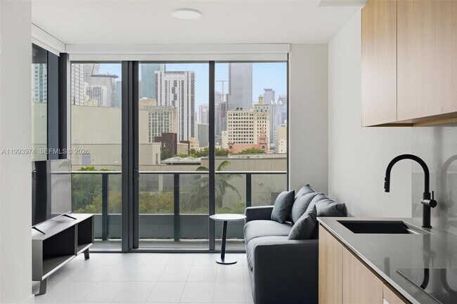 Building Photo - 121 NE 5th St