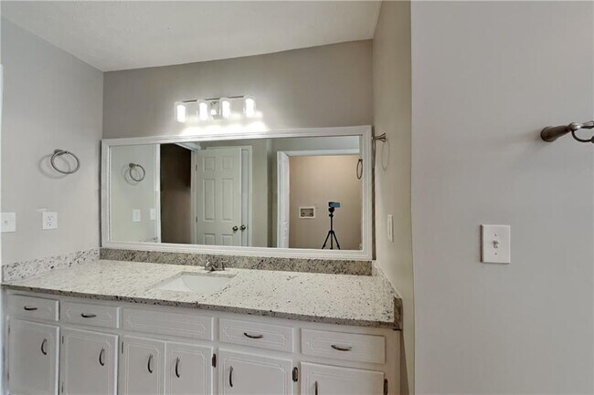 Building Photo - 5054 Arbor Ln SW