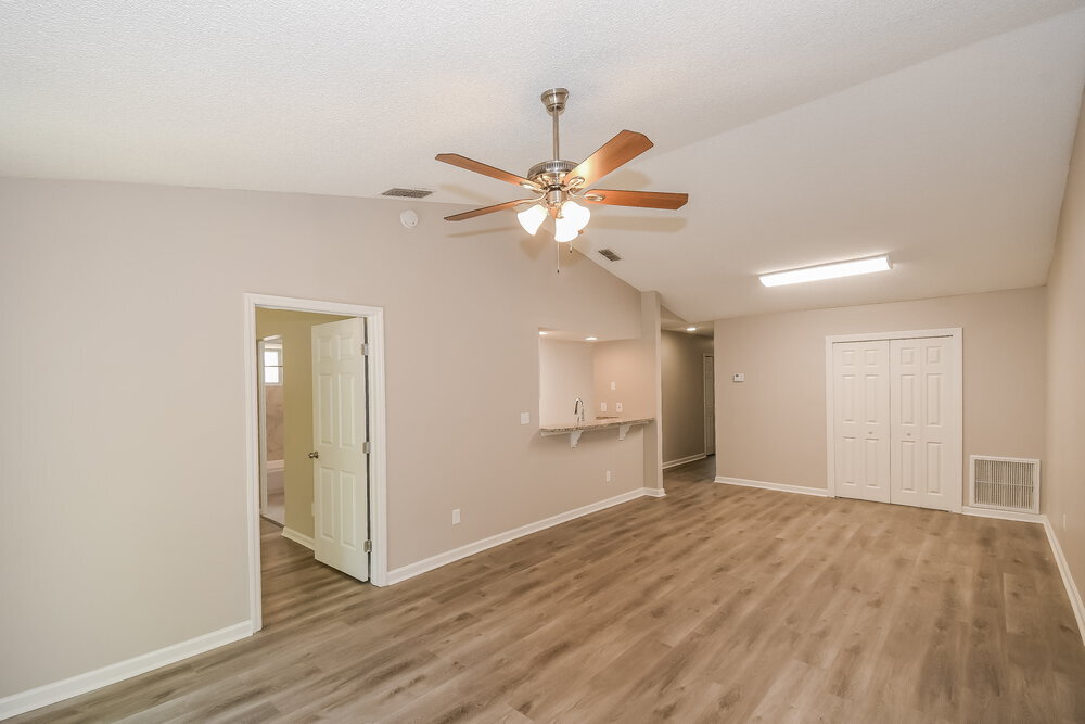 Building Photo - 282 Aquarius Cir W