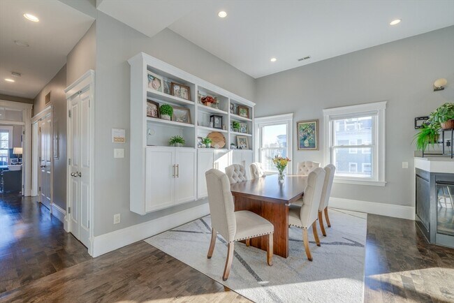 Building Photo - 41 Farragut Rd