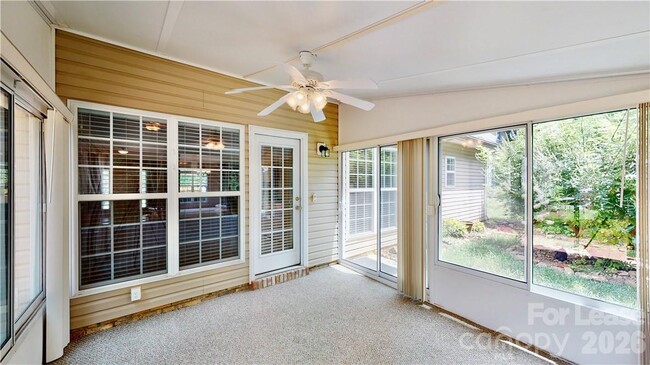 Building Photo - 8321 Suttonview Dr