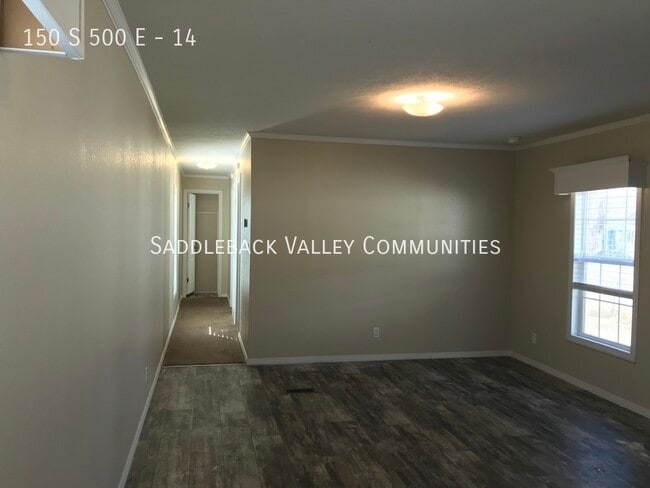 Building Photo - Newer, single-wide mobile home, 3 bedroom,...