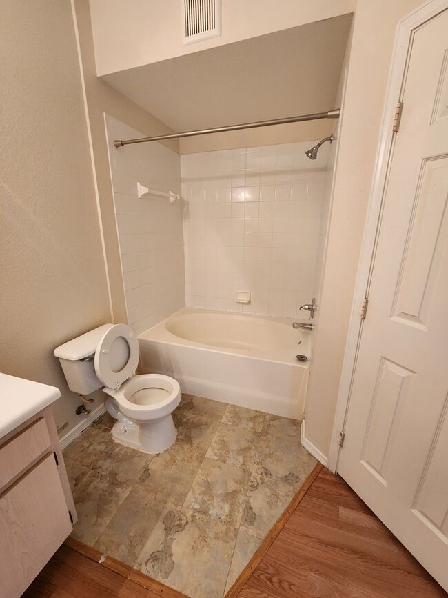 Building Photo - Holiday Special $500 off first full months rent-The Preserve at Temple Terrace