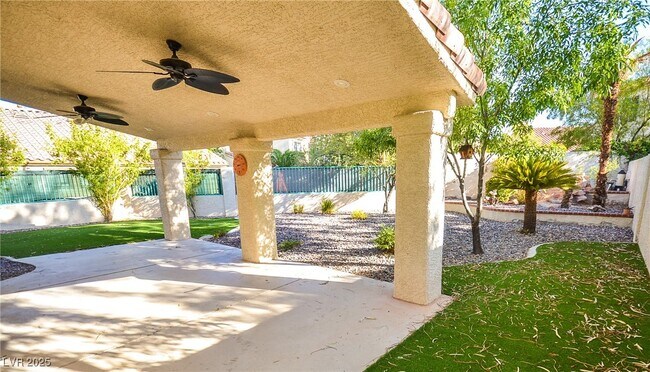 Building Photo - 9725 Hitching Rail Dr