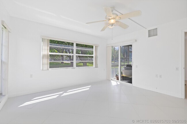 Building Photo - 1105 Bahama Bend