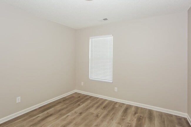 Building Photo - 5830 Dove Point Dr SW