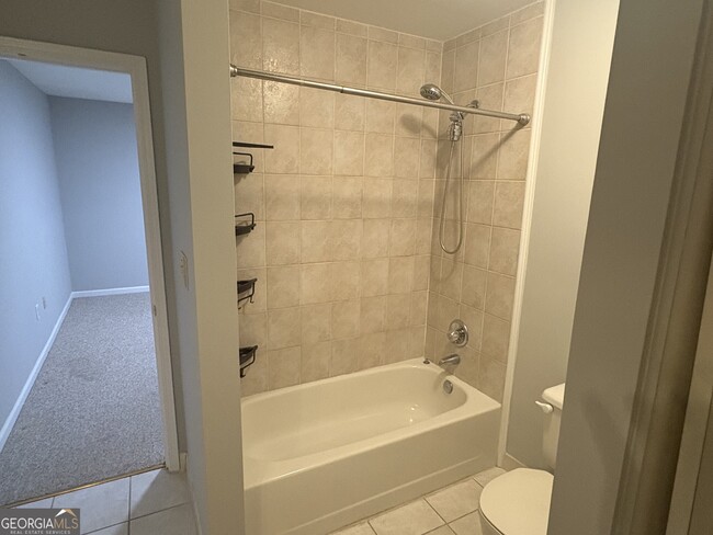 Building Photo - 4313 Pine Heights Dr NE