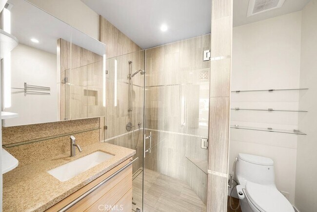 Building Photo - 376 Cliff Dr