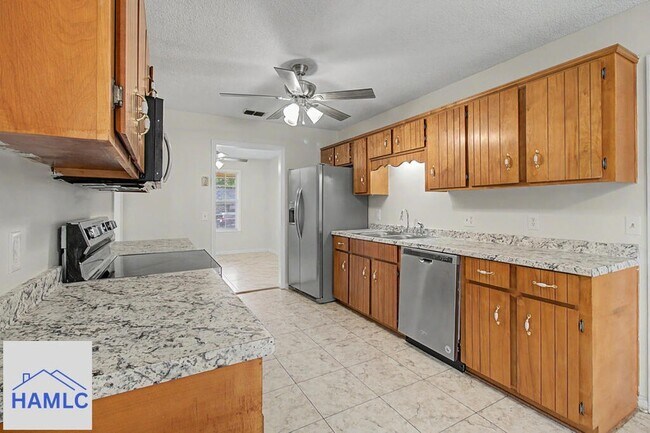 Building Photo - 340 McCumber Dr