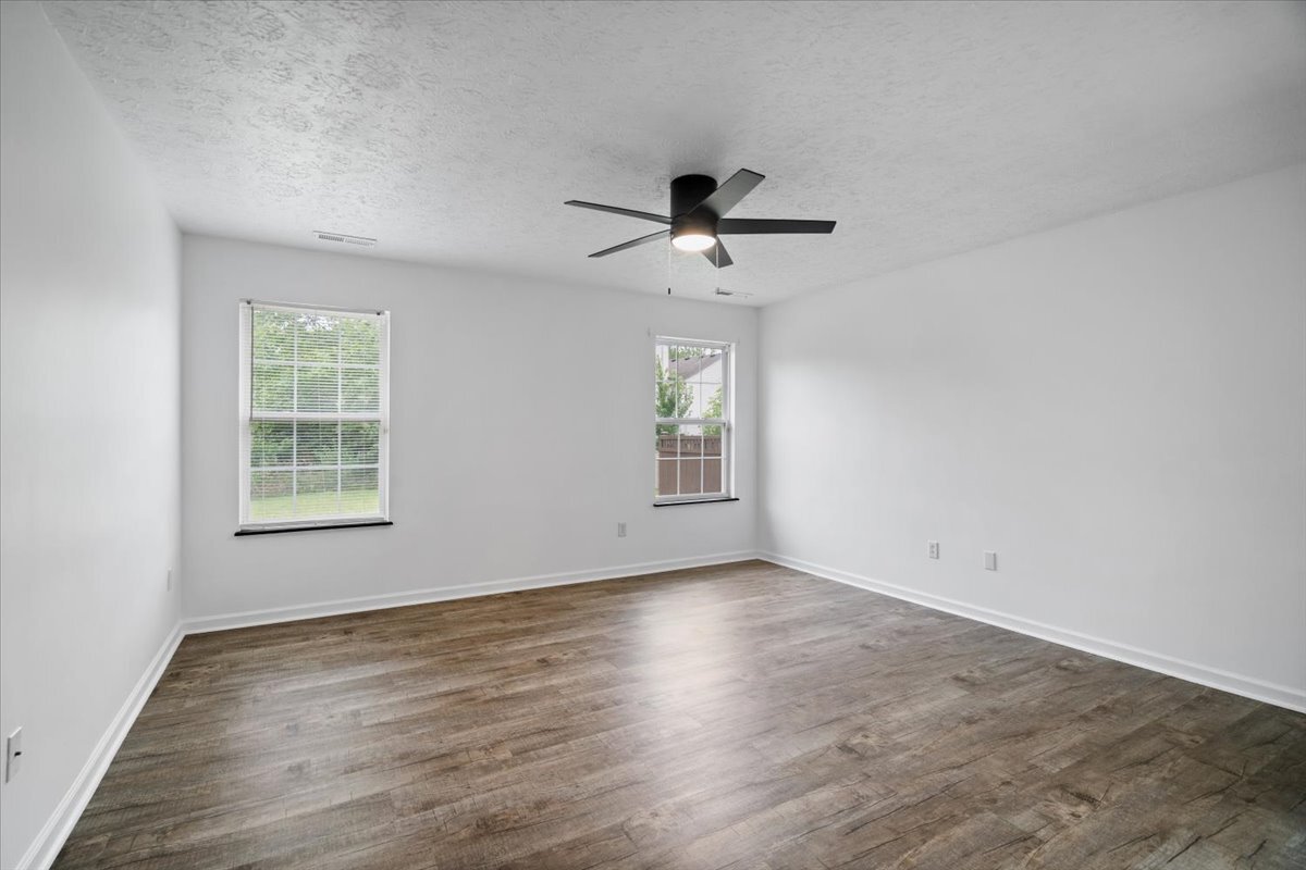 Building Photo - 1429 Softwind Dr