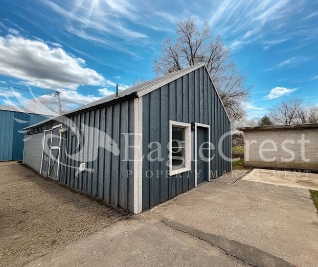 Building Photo - Roseville Lane Apartments