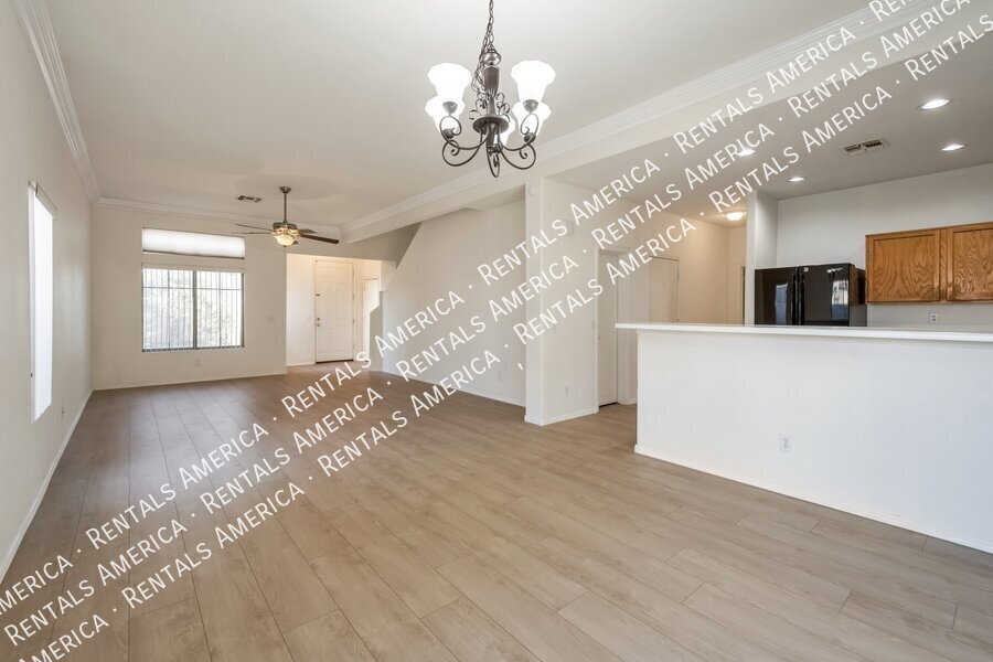 Building Photo - 2720 E Indian Wells Pl