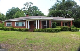 Building Photo - 106 Oakhurst St