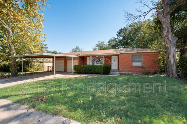 Primary Photo - 867 Odie Dr