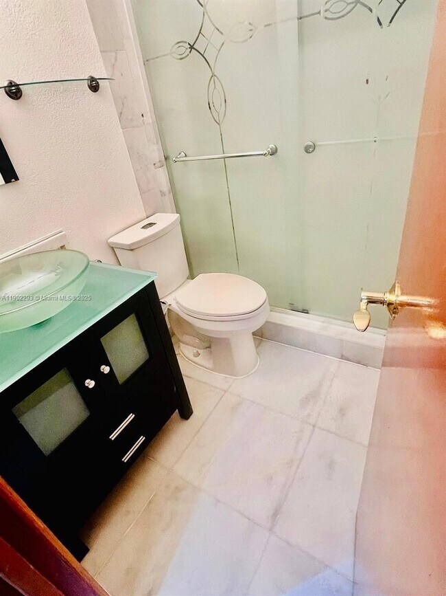 Building Photo - 5221 SW 154th Pl