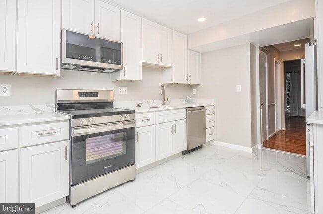 Building Photo - 9209 Frostburg Way