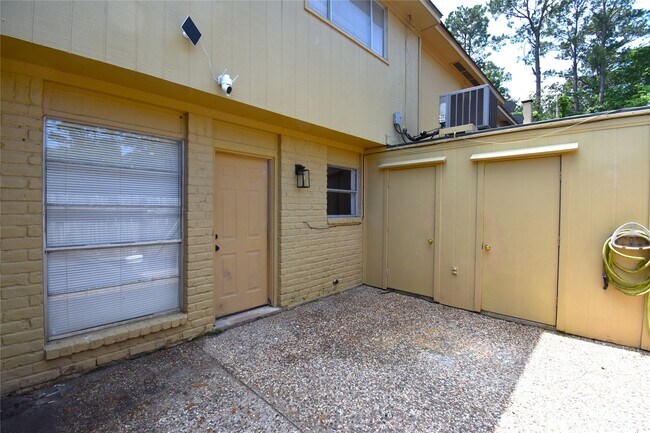 Building Photo - 433 Sunset Dr