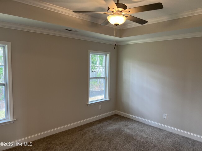 Building Photo - 2205 Rhinestone Dr