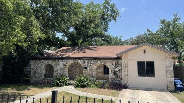 Building Photo - 1308 Aransas Ave