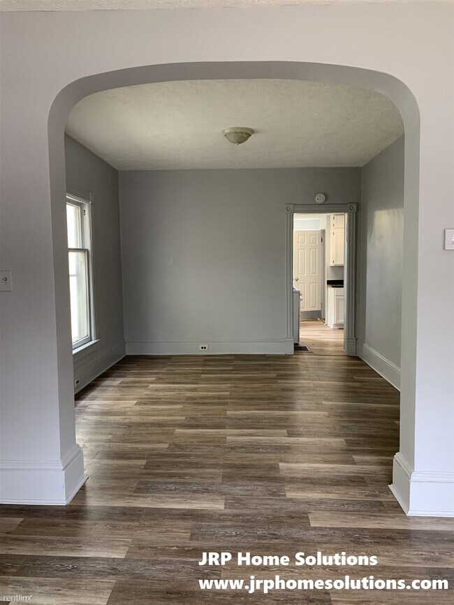 Building Photo - 4 br, 1 bath House - 202 S West Ave