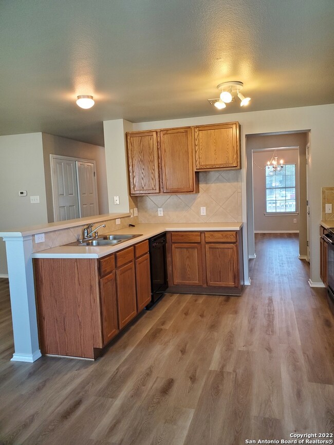 Building Photo - 136 Rattlesnake Way