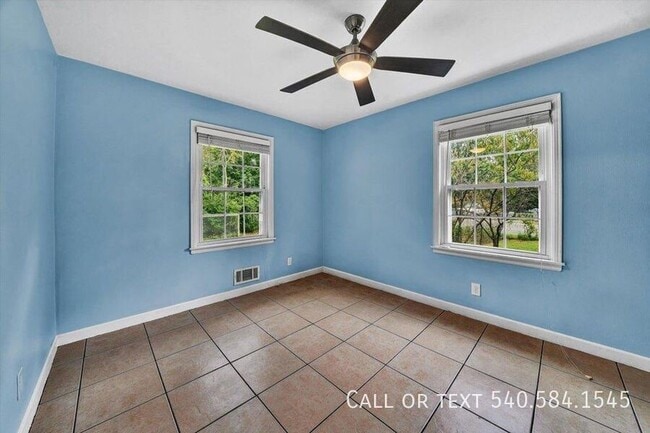 Building Photo - 5001 Hildebrand Rd NW