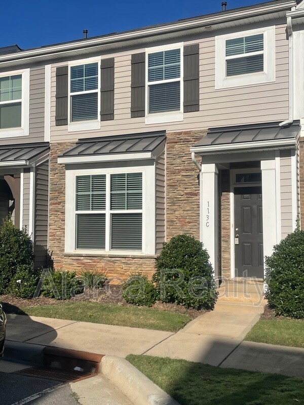Building Photo - 113 Synandra Dr