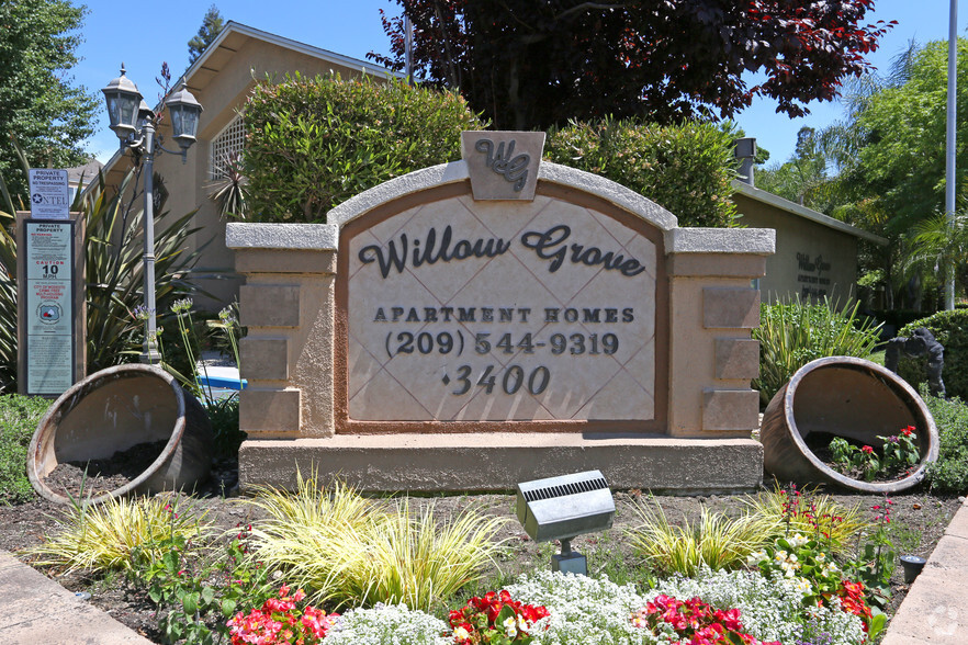 Primary Photo - Willow Grove Apartments