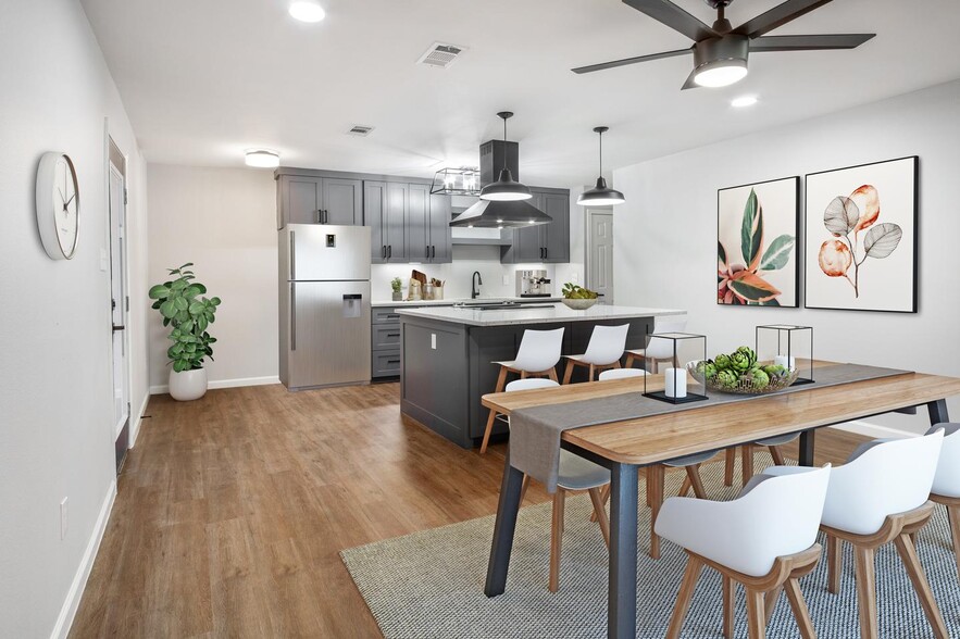 Building Photo - Sleekly updated Richardson home with shady backyard & patio