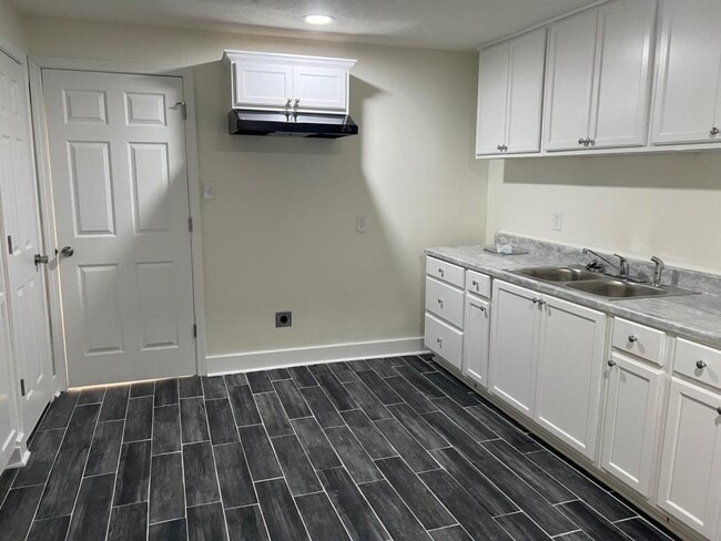 Building Photo - 4327 Welota Dr