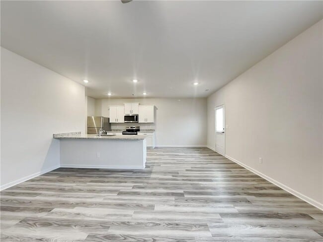 Building Photo - 142 Avondale Blvd SE