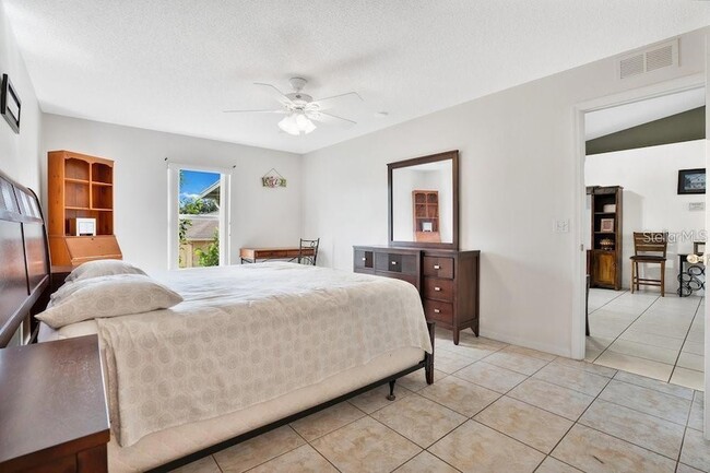 Building Photo - 50989 U S 27 Unit