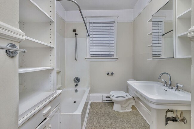 Building Photo - Vintage Charm Meets Modern Comfort in NW Portland