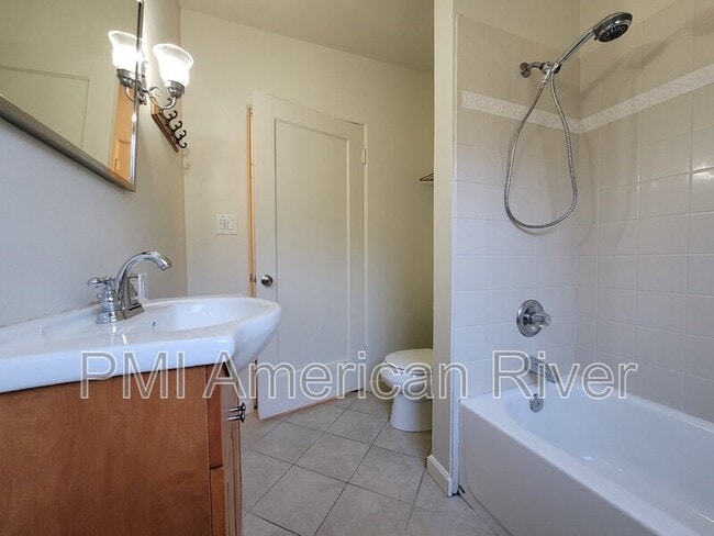 Building Photo - 2016 Vallejo Way