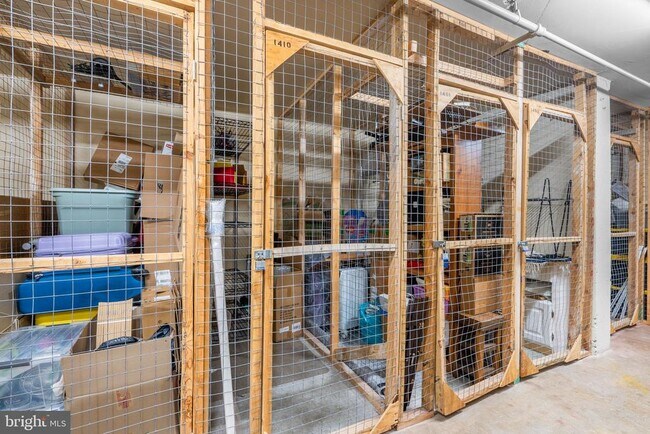 Building Photo - 900 N Stafford St