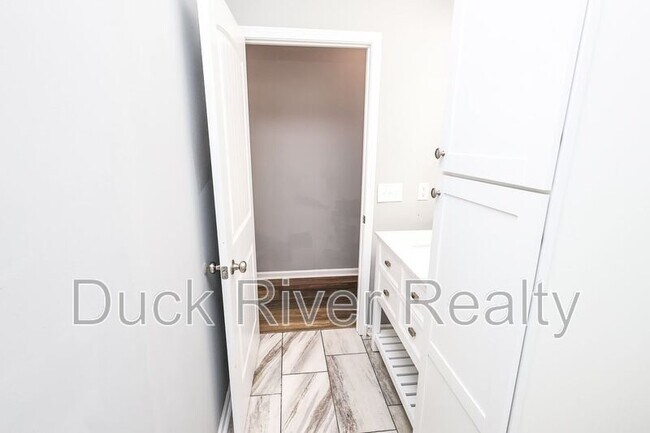 Building Photo - 130 Westover Dr