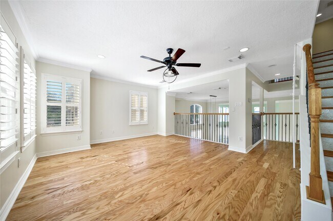 Building Photo - 1515 Hyde Park Blvd