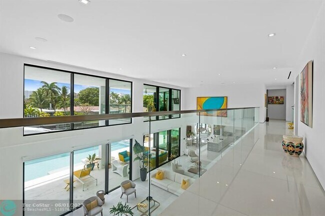 Building Photo - 401 Lido Dr
