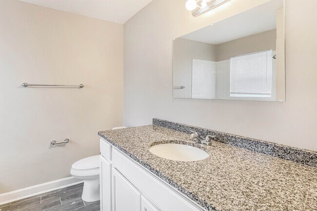 Building Photo - 4290 Park Forest Dr
