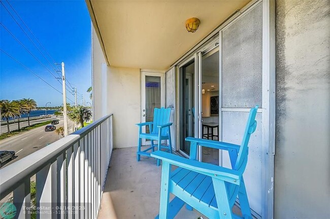 Building Photo - 1401 S Ocean Dr