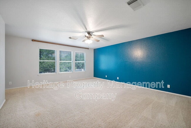 Building Photo - 136 Longhorn Way