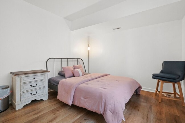 Building Photo - 309 Ocean Dr