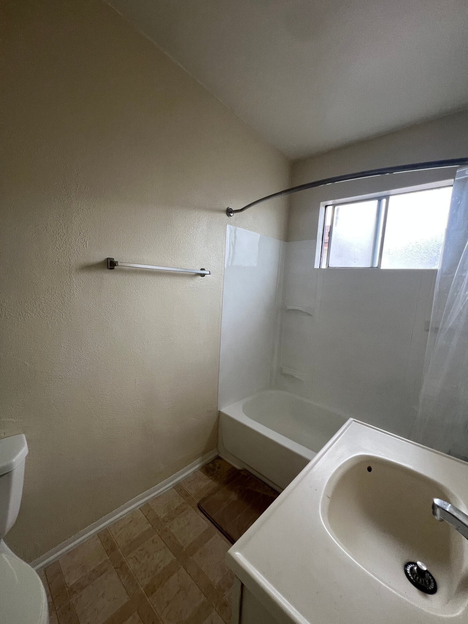 Building Photo - 5822 Kingman Ave