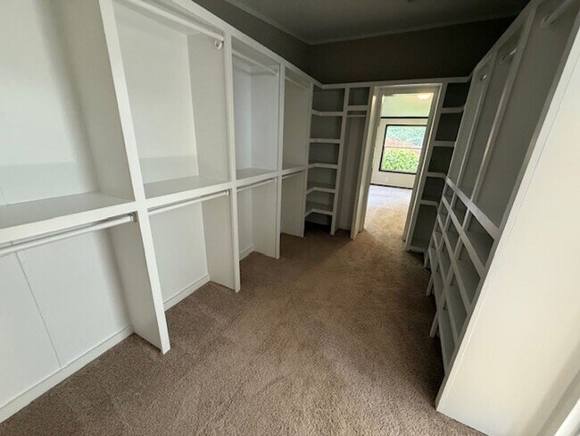 Building Photo - Available Now Spacious 3 Bedroom Home on P...