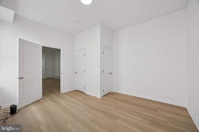 Building Photo - 278 S 60th St