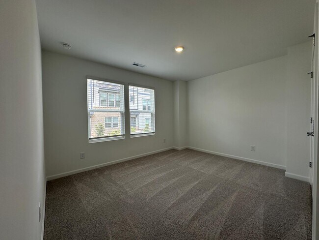 Building Photo - 1728 Blanche St