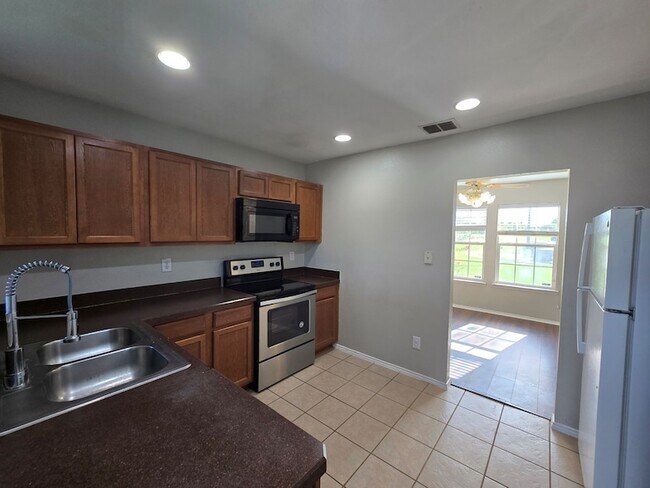 Building Photo - 12600 Pricklybranch Dr