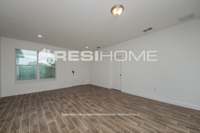 Building Photo - HOME FOR RENT!